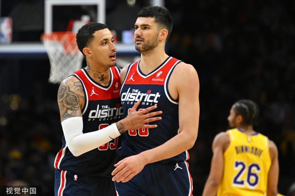 并为他在伤 并为他在伤