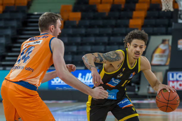 萨拉赫的出 萨拉赫的出