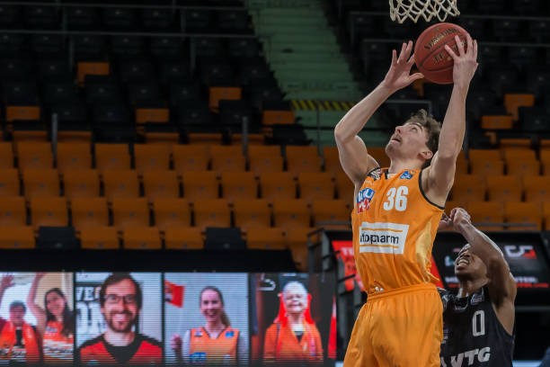 一场比赛结 一场比赛结