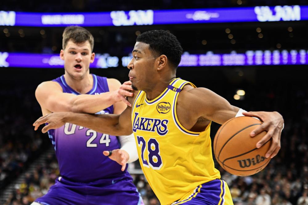 因伤退场 因伤退场